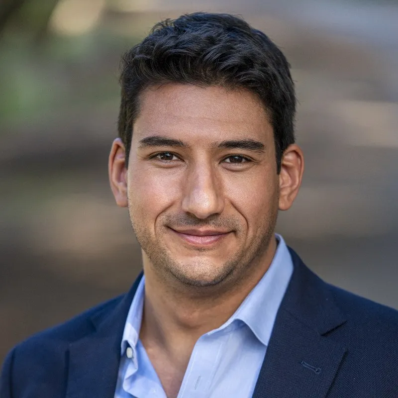 Portrait of Steven Vassiloudis